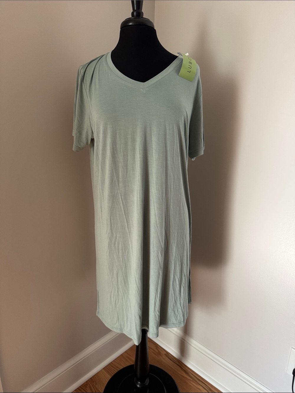 Dreamy by Lubot Soft Bamboo V-Neck Short Sleeve Sleep Tunic in Sage NWT Size L